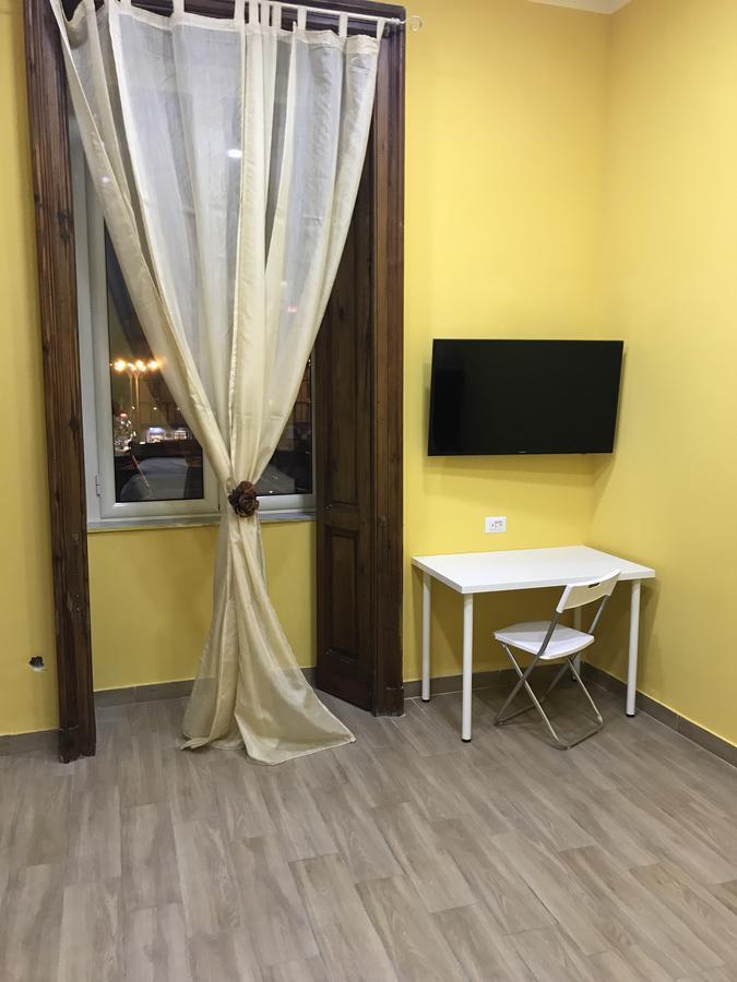 La Casa Di Fafa Bed & Breakfast เนเปิลส์ ภายนอก รูปภาพ
