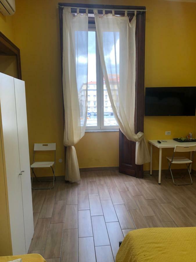 La Casa Di Fafa Bed & Breakfast เนเปิลส์ ภายนอก รูปภาพ